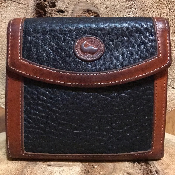 Dooney & Bourke Handbags - DOONEY & BOURKE VINTAGE LEATHER BIFOLD WALLET